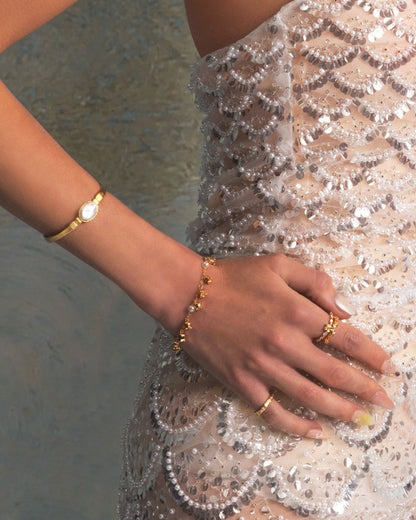 Liquid Oval Pearl Bangle in Gold