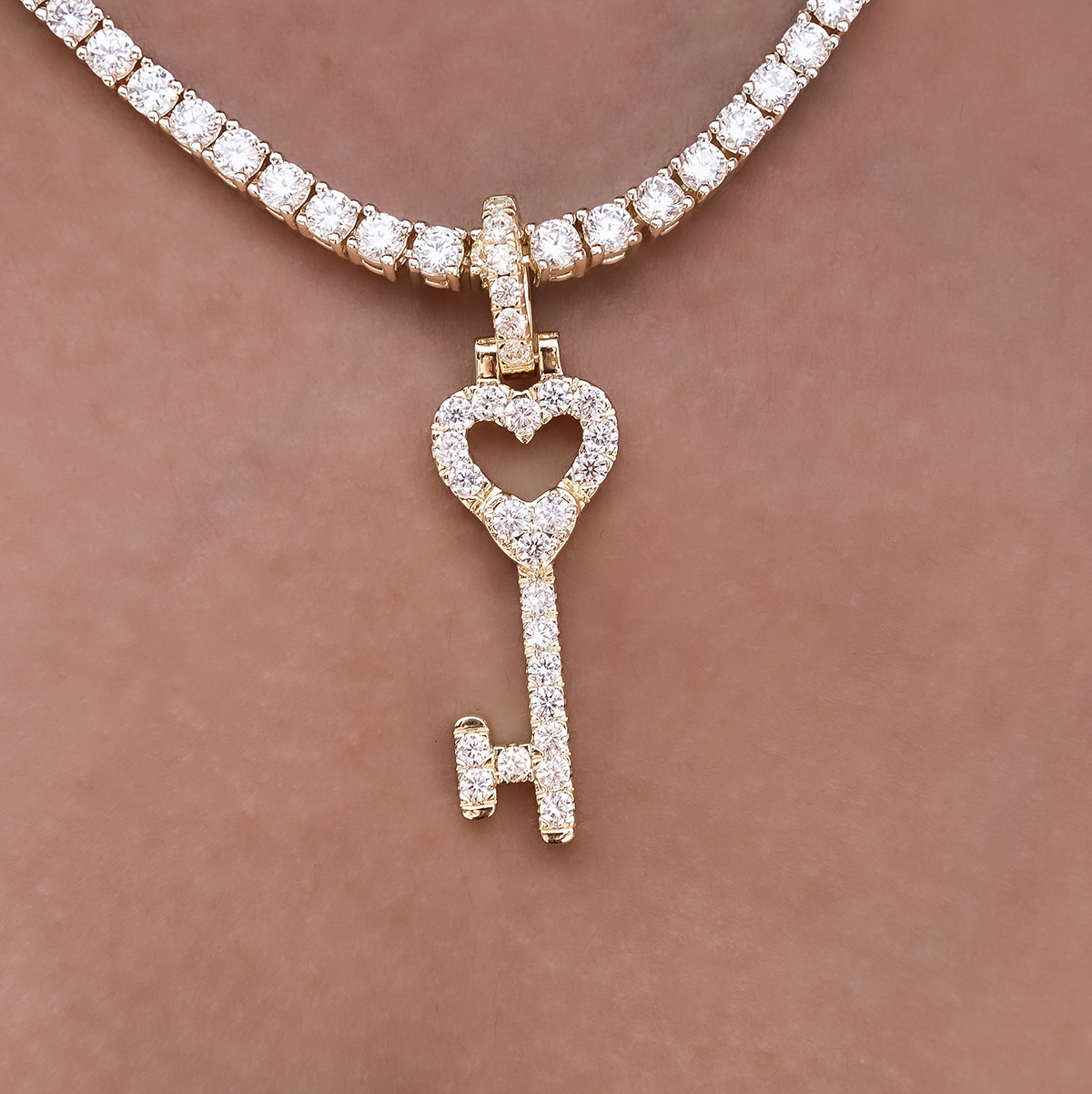 Diamond Heart Key Pendant in Yellow Gold