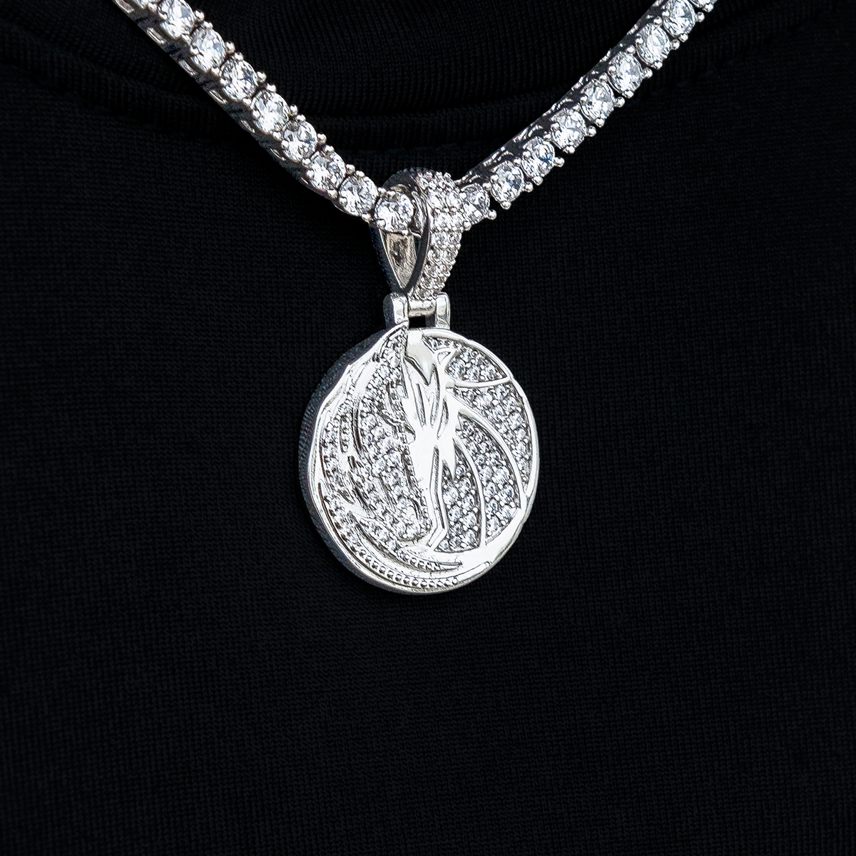 Dallas Mavericks Official NBA Micro Logo Pendant in White Gold