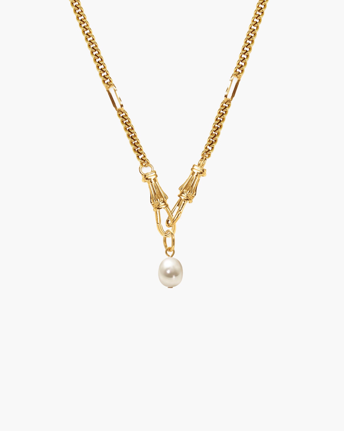 Deco Clasp Chain Necklace in Gold