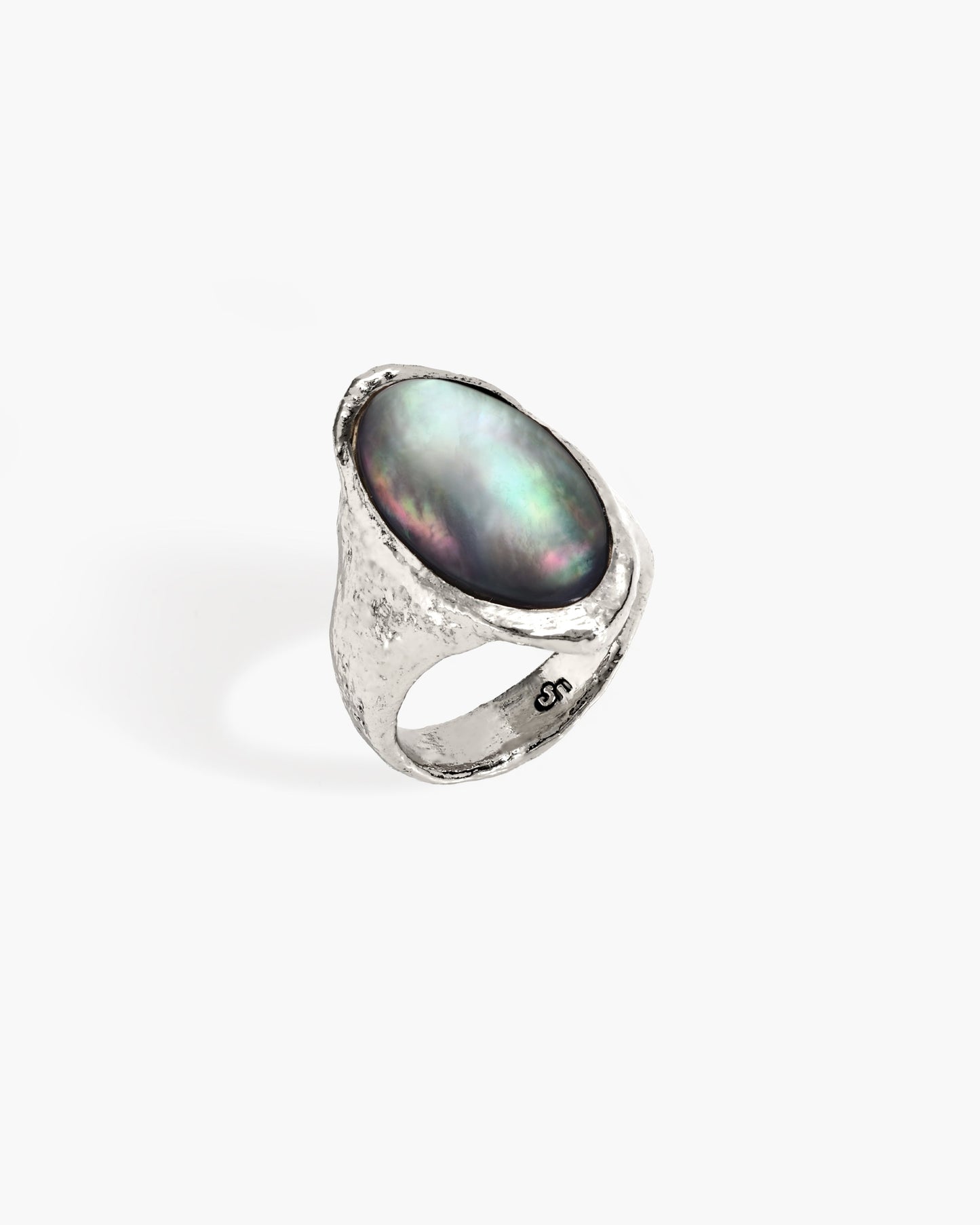 Midnight Oval Shell Ring in Silver