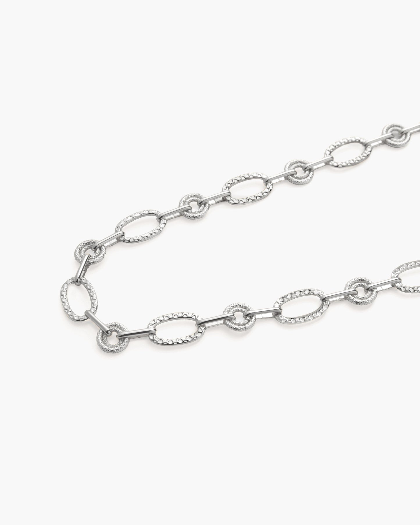 Textured Circle Link Necklace in Silver