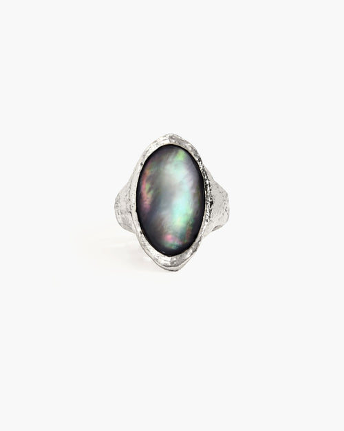 Midnight Oval Shell Ring in Silver