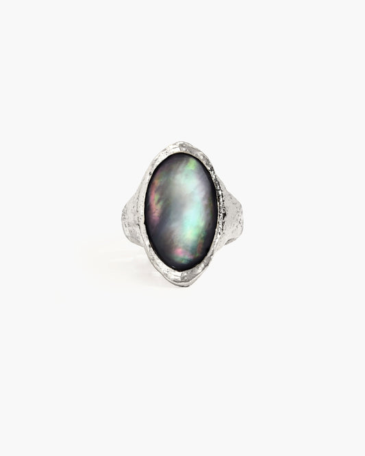 Midnight Oval Shell Ring in Silver