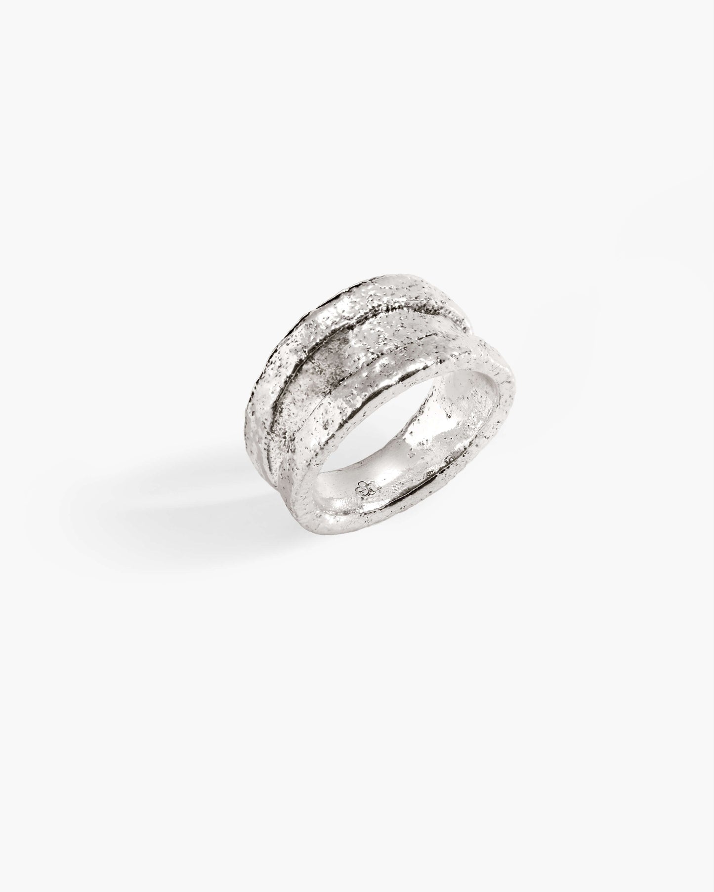 Terra Kiss Ring
