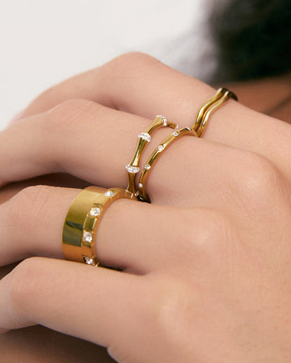 Viola Gold Ring