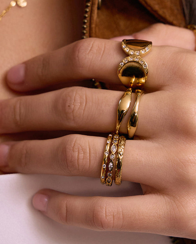 Viola Gold Ring