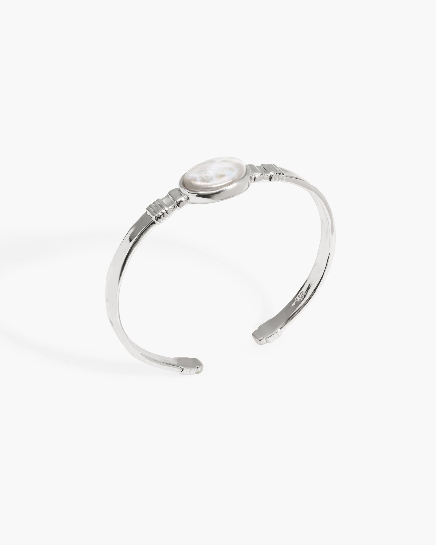 Liquid Oval Pearl Bangle