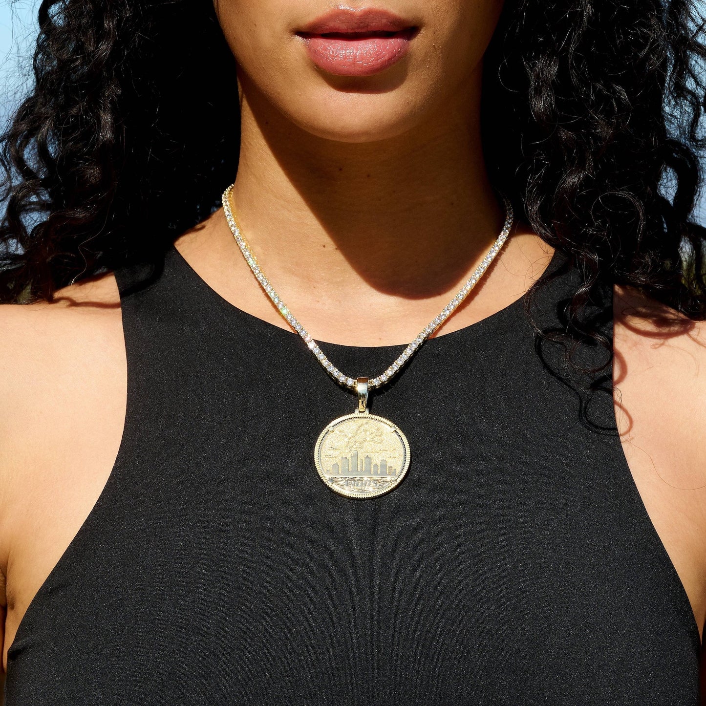 Detroit Lions Official NFL Coin Pendant in Yellow Gold