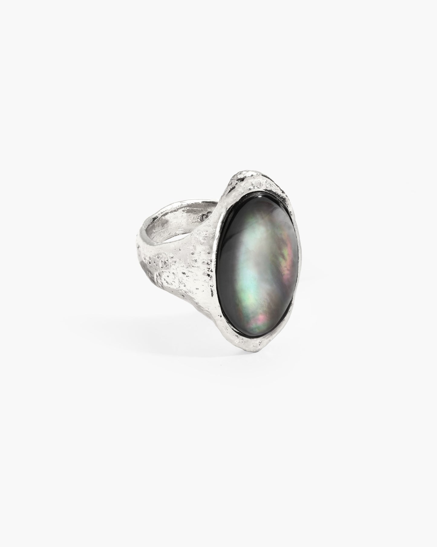 Midnight Oval Shell Ring in Silver