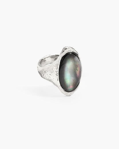 Midnight Oval Shell Ring in Silver